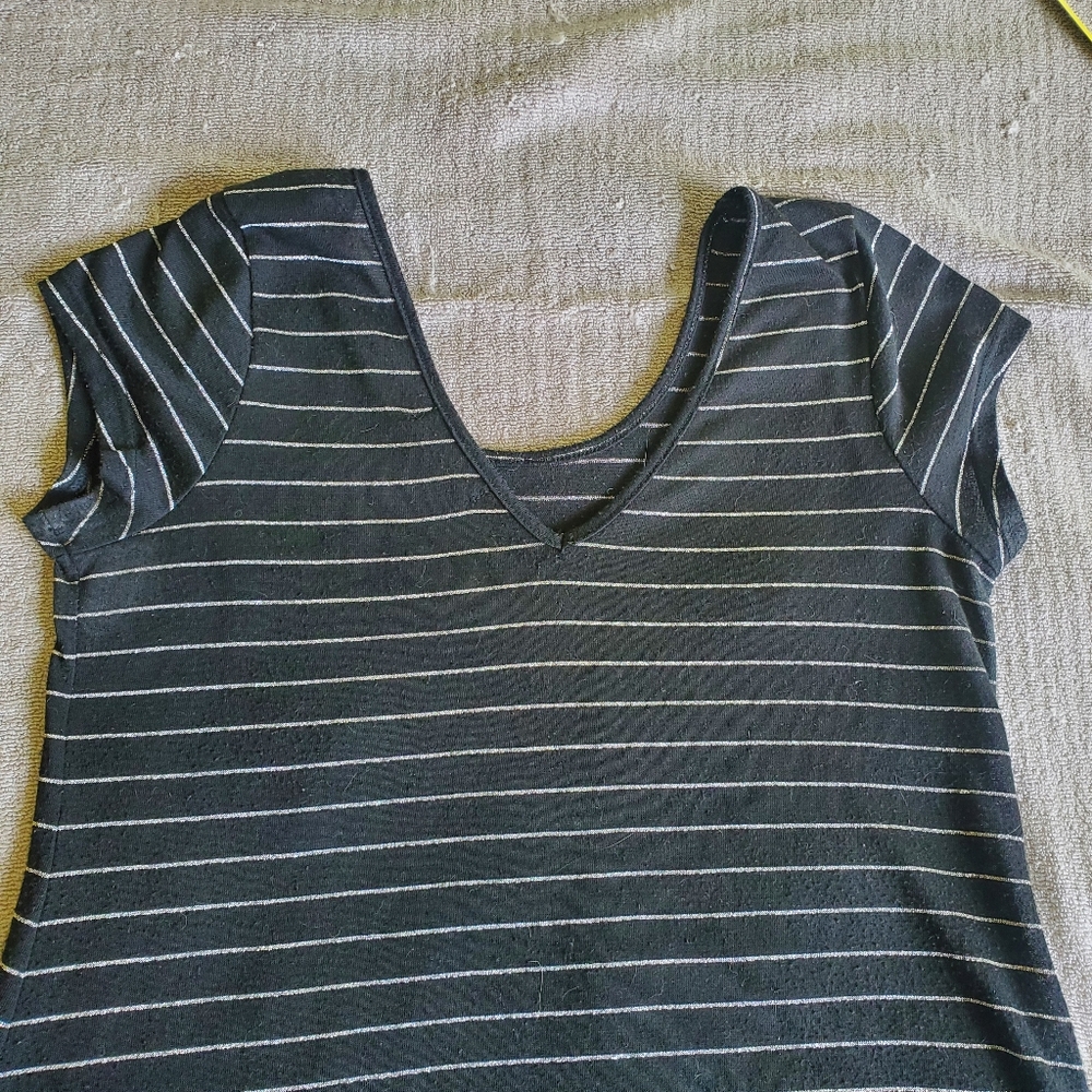 Hot Topic Glitter Rib Cage Tee - Picture 9 of 9